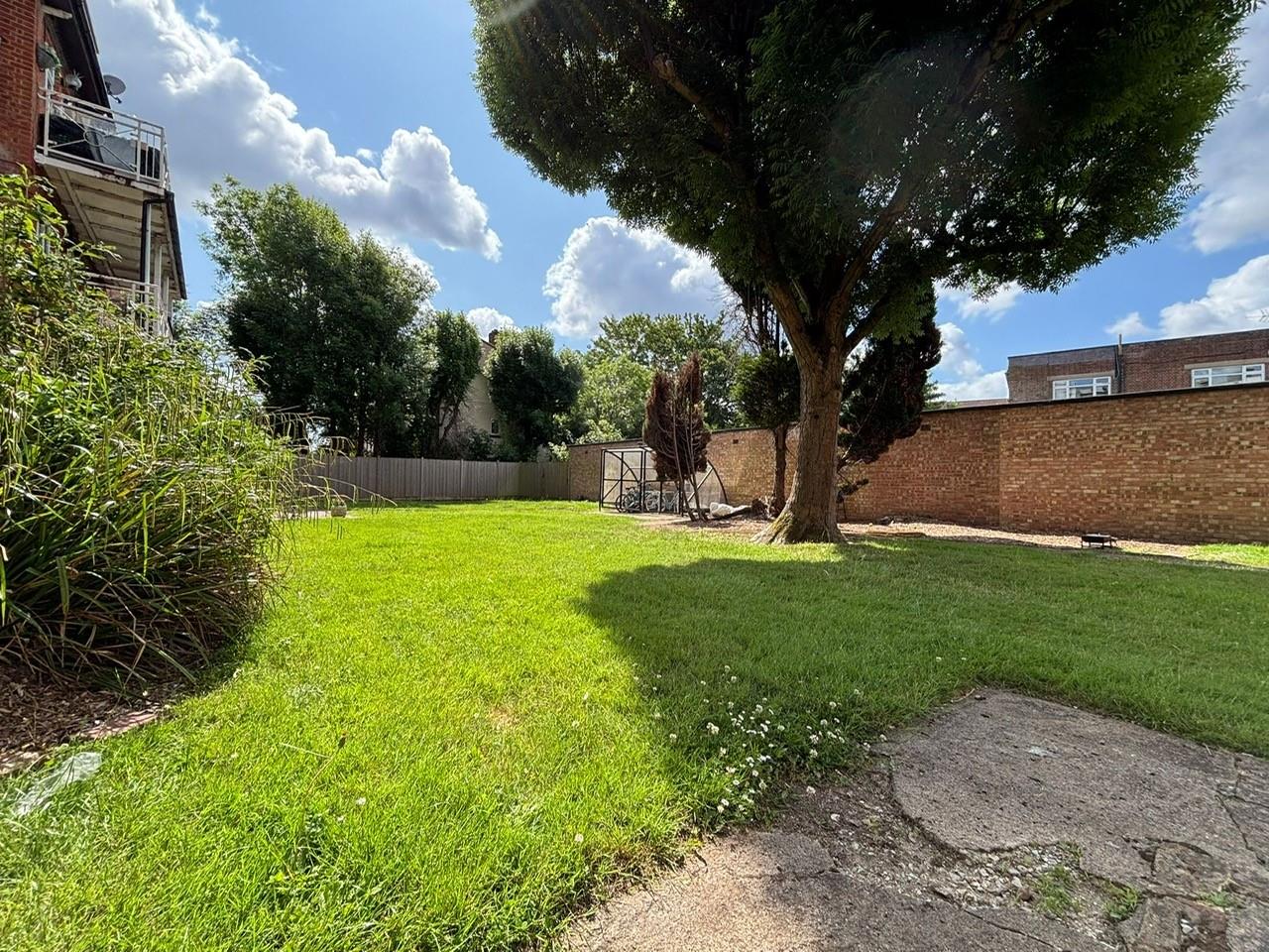 Hale Lane, Mill Hill